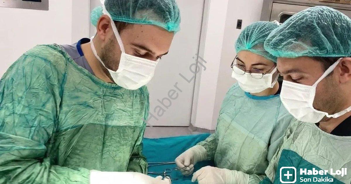 "Şuhut Devlet Hastanesi'nde Cerrahi Başarı: Modern Yöntemle İlk Operasyon" başlıklı haber için fotor